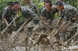 姆巴佩重伤倒地，武磊全队围拢祈祷，场面感人的简单介绍