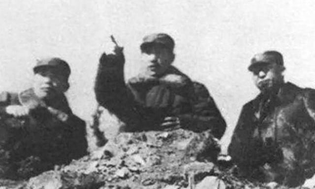 黑白交锋，双方防守稳固，进攻难见成效的简单介绍